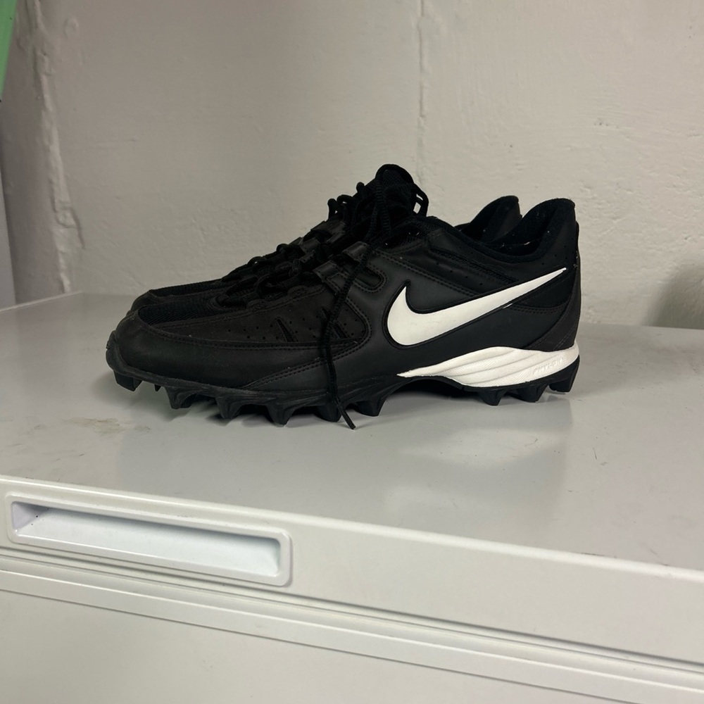Nike Black and White Men's Athletic Cleats